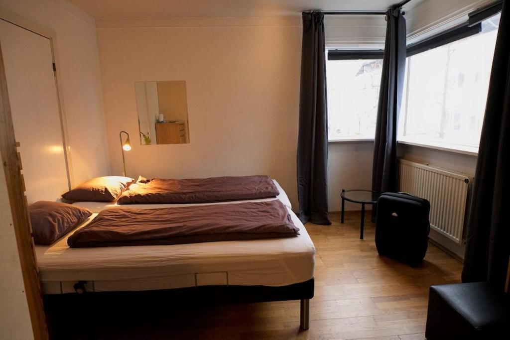 Cozy On The Strip Apartment Рейкявик Екстериор снимка