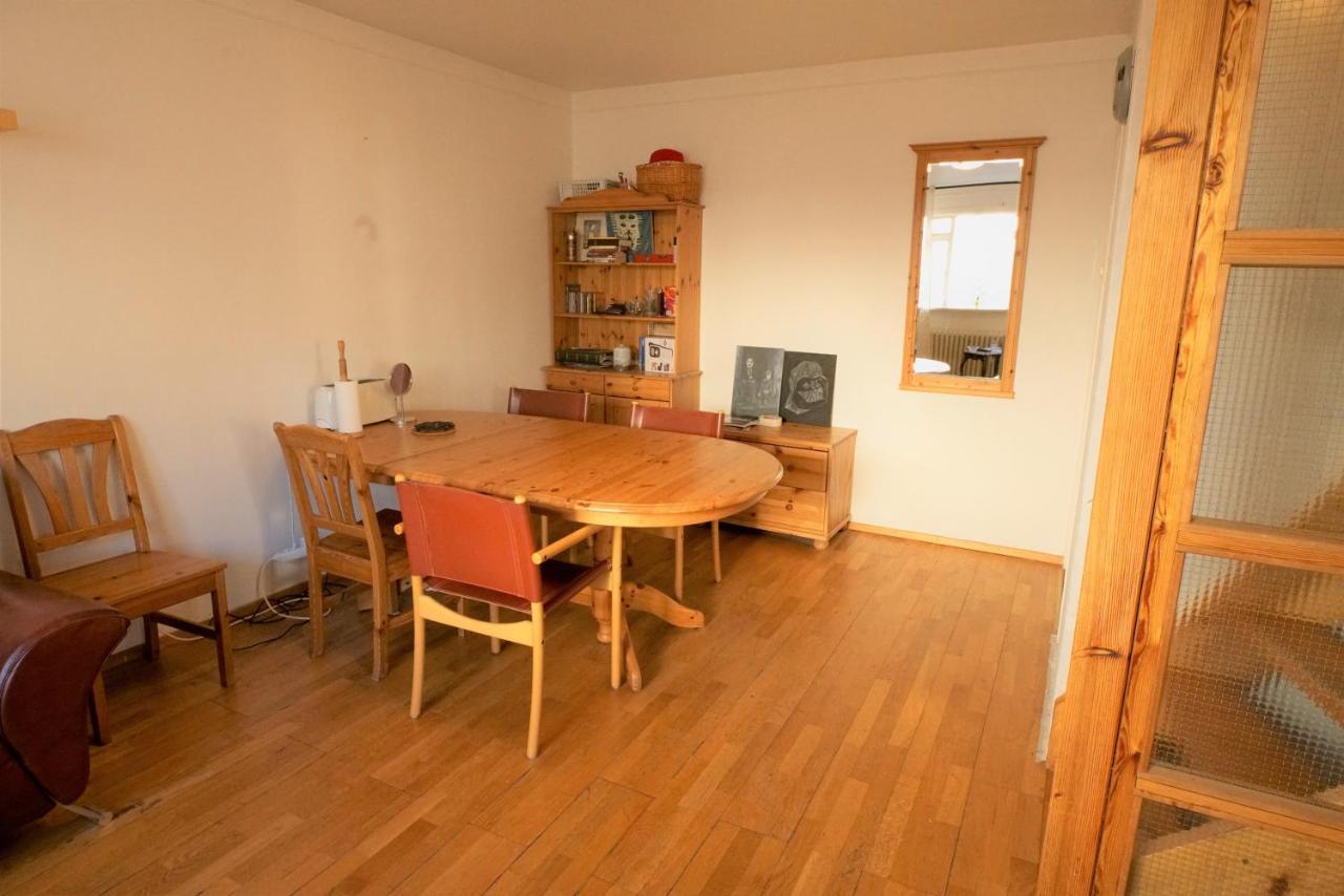 Cozy On The Strip Apartment Рейкявик Екстериор снимка